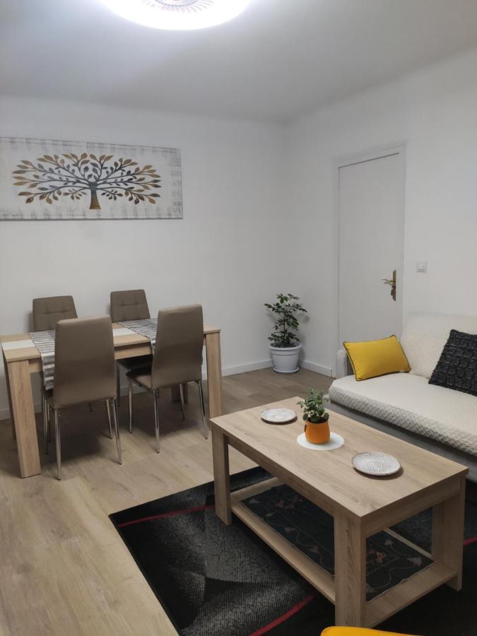 Apartamento Estel ลาเซวดูร์เชย์ ภายนอก รูปภาพ